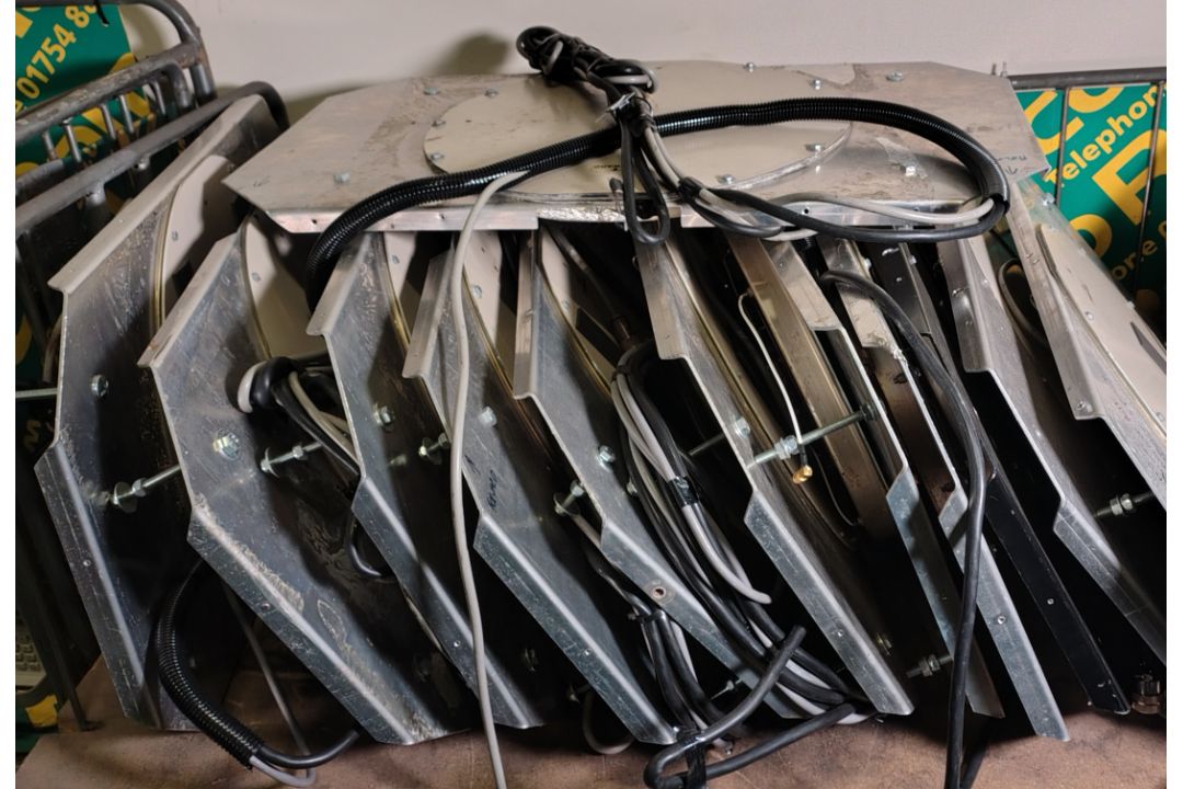 12x Taiyo Musen EF-353 direction finder antennas mounted to metal plate - Image 1 of 4
