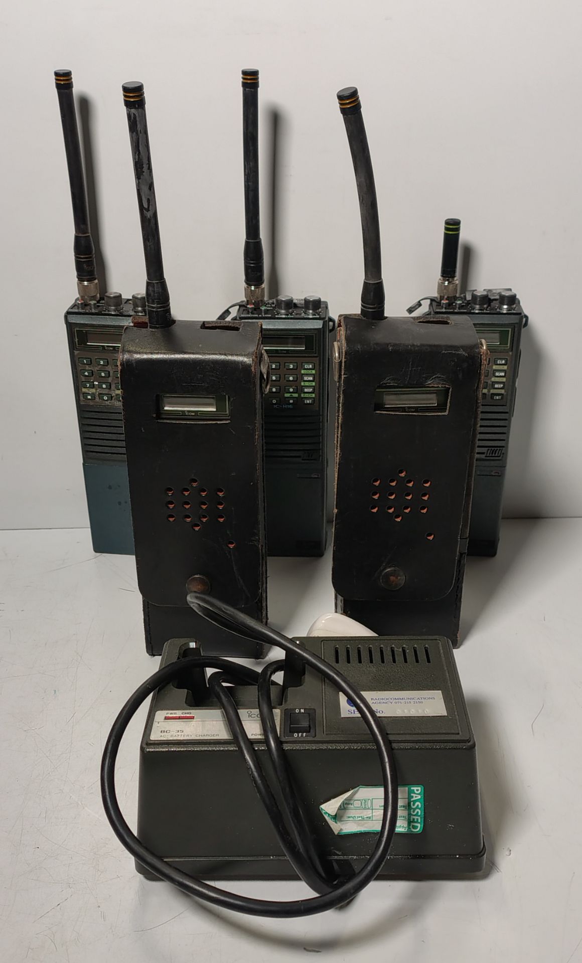 6x Icom IC-H16-UK and 5x Icom handheld transceivers/walkie talkies with 3x Icom battery chargers