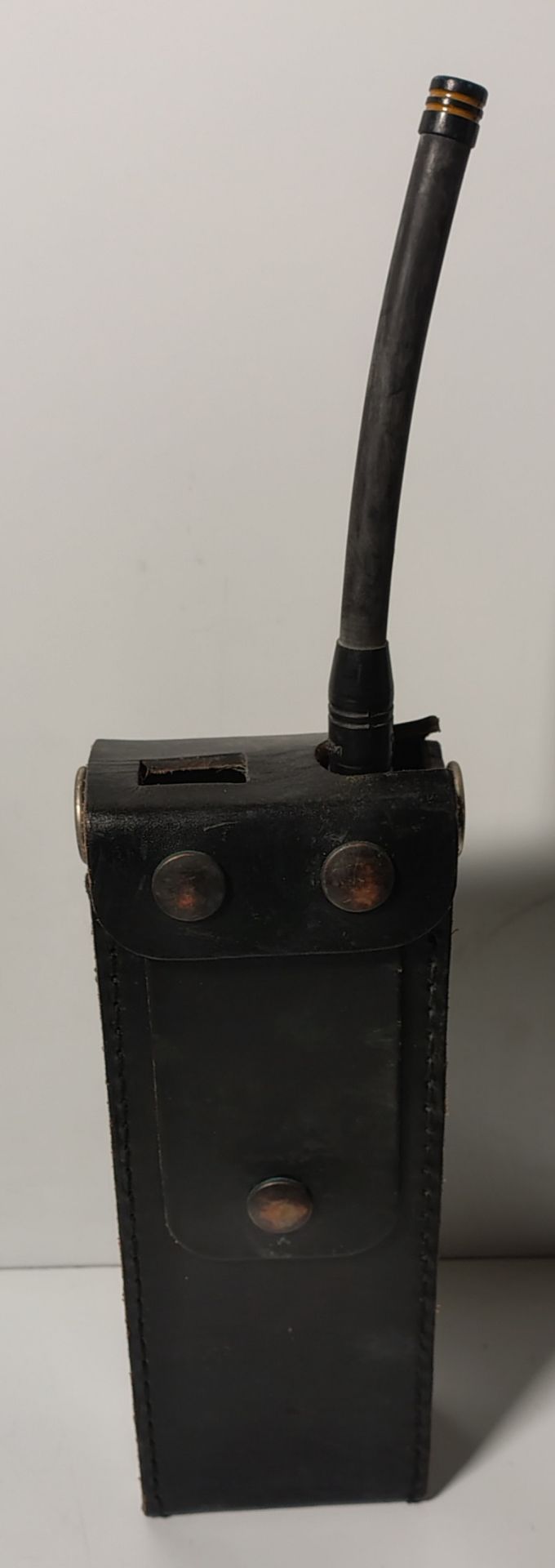 6x Icom IC-H16-UK and 5x Icom handheld transceivers/walkie talkies with 3x Icom battery chargers - Image 5 of 7