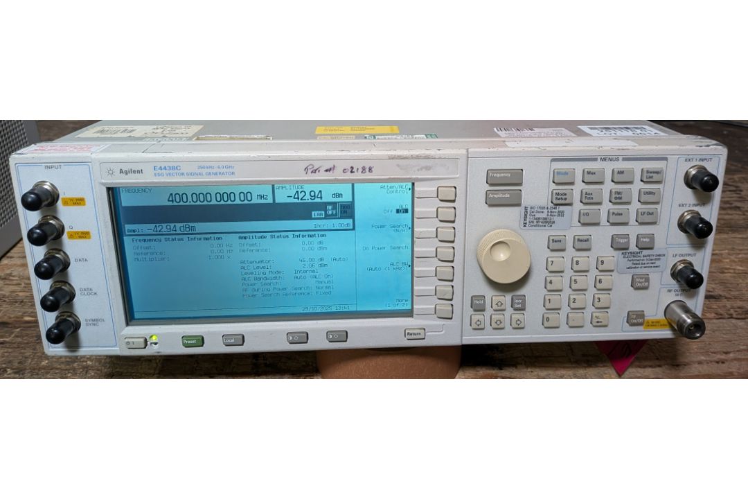 Agilent Technologies E4438C ESG vector signal generator - 250 kHz - 6 GHz - Serial No: MY42082026 - Image 2 of 8