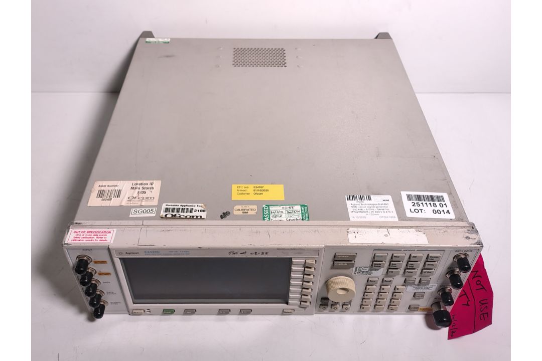 Agilent Technologies E4438C ESG vector signal generator - 250 kHz - 6 GHz - Serial No: MY42082026 - Image 4 of 8