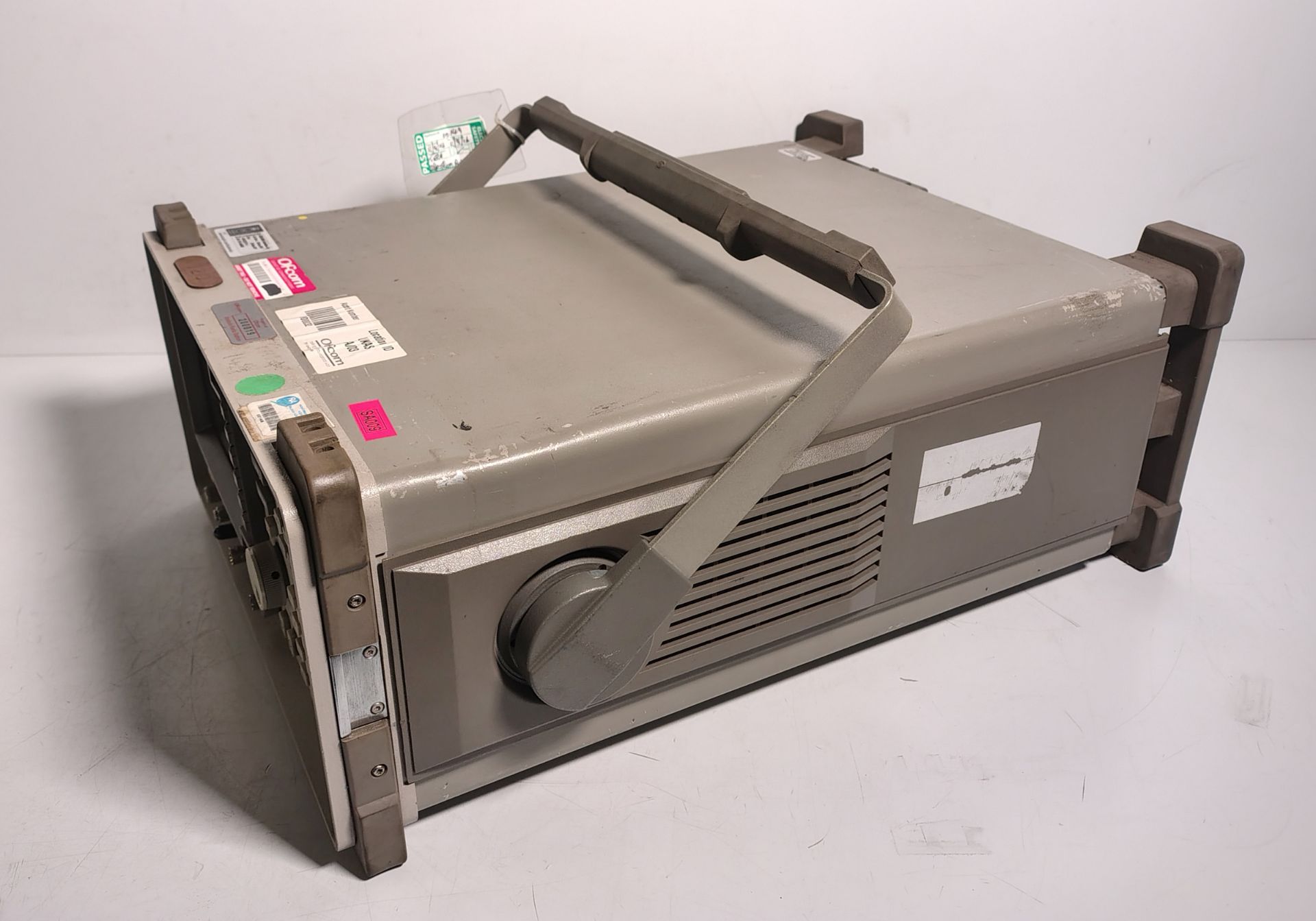 HP 8565E spectrum analyzer - 9 kHz - 50 GHz - Serial No: 3611A00408 - W 370 x D 560 x H 185mm - Image 3 of 9