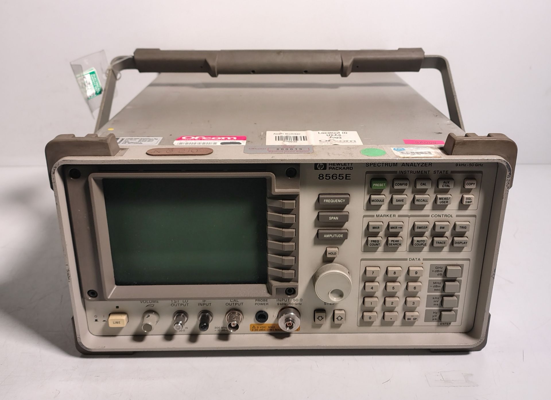 HP 8565E spectrum analyzer - 9 kHz - 50 GHz - Serial No: 3611A00408 - W 370 x D 560 x H 185mm