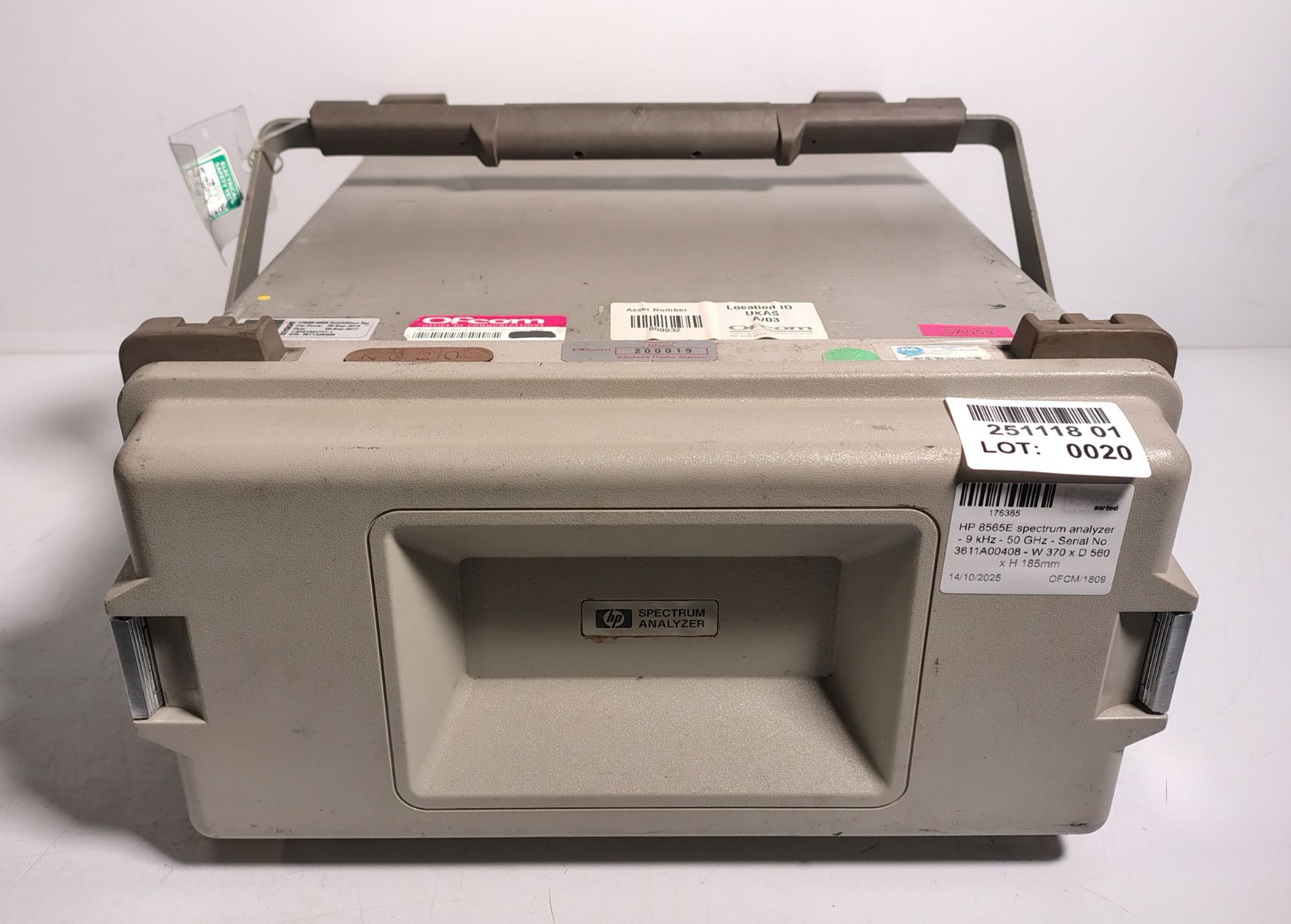 HP 8565E spectrum analyzer - 9 kHz - 50 GHz - Serial No: 3611A00408 - W 370 x D 560 x H 185mm - Image 9 of 9