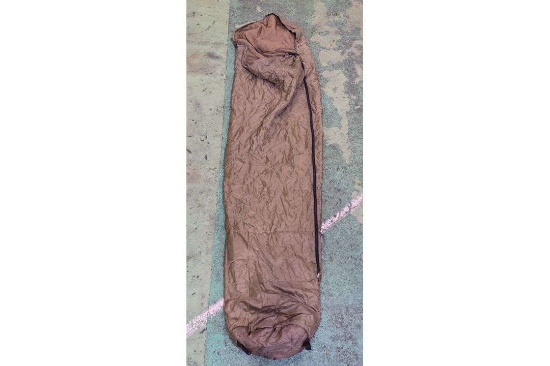 75x Sleeping bags - lightweight - Image 1 of 11