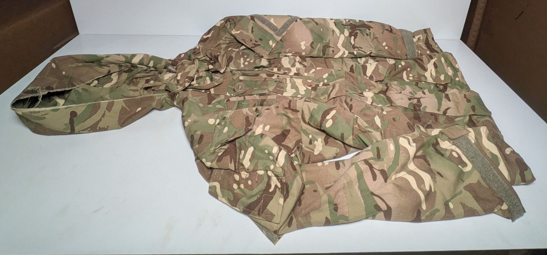 Various types of ex-military camo clothing - may include accessories - 220kg – may require repair - Image 5 of 9