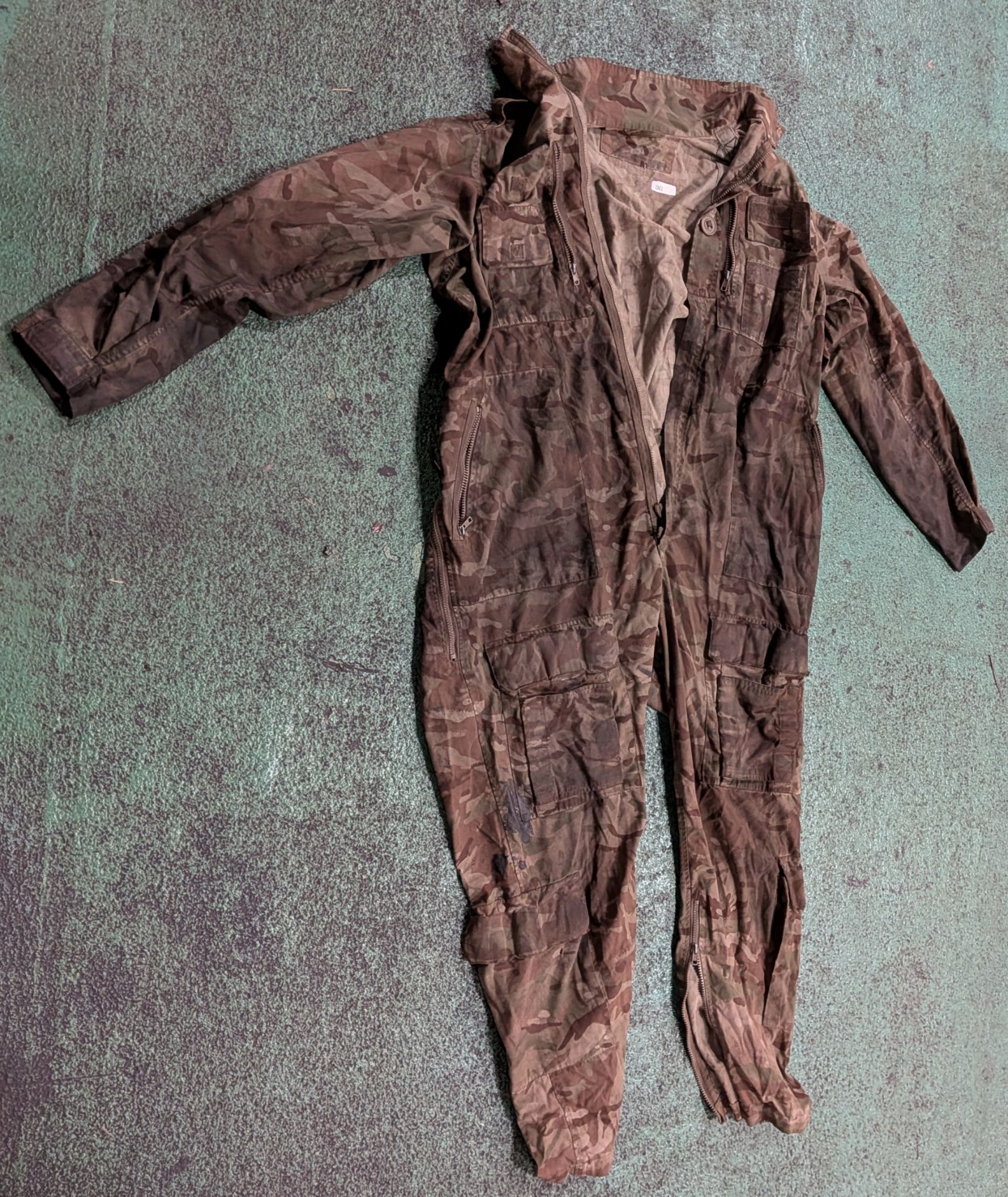 Various types of ex-military camo clothing - may include accessories - 225kg – may require repair - Image 5 of 7