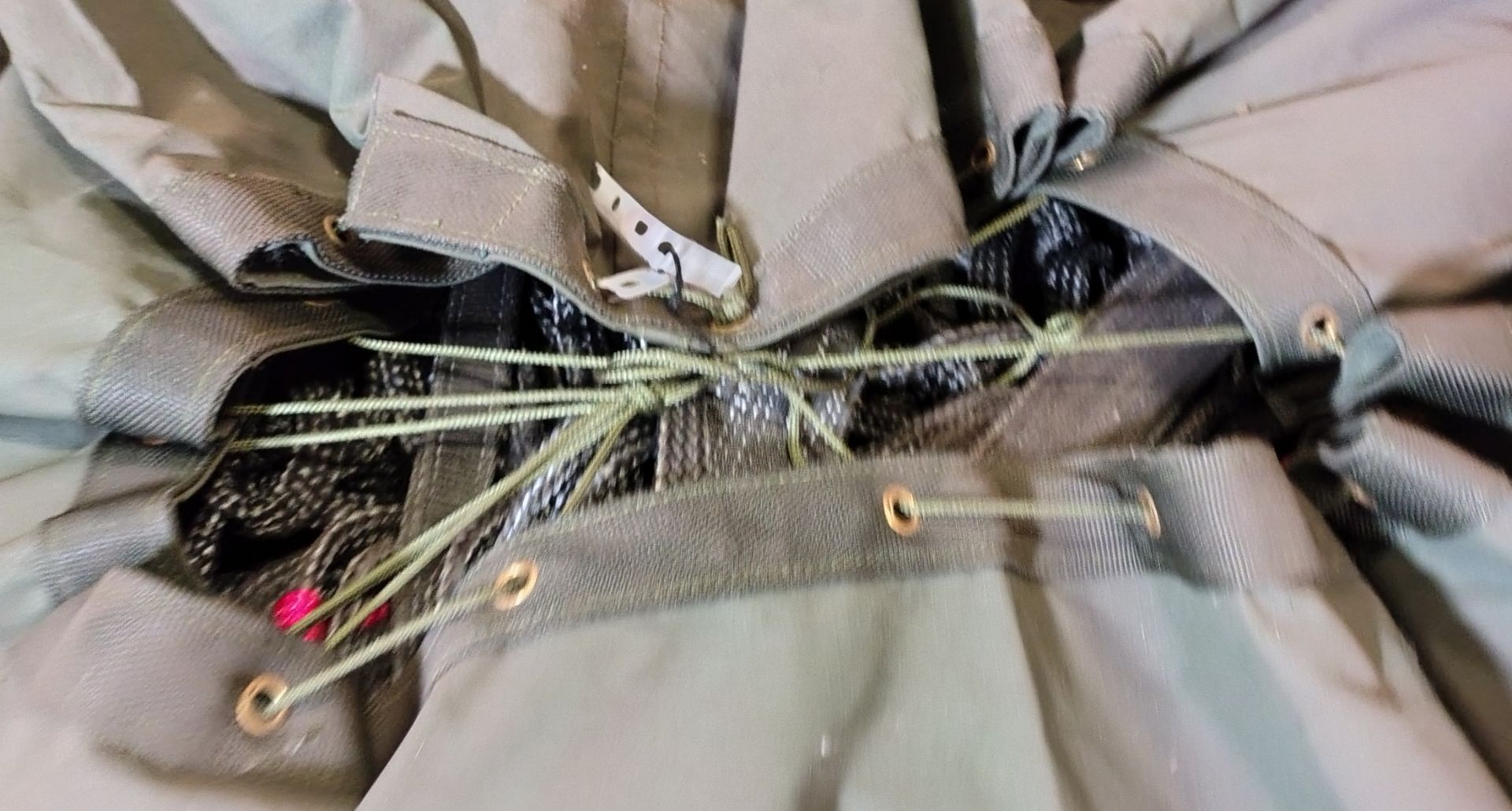 Cargo netting - unknown dimensions - Image 2 of 3