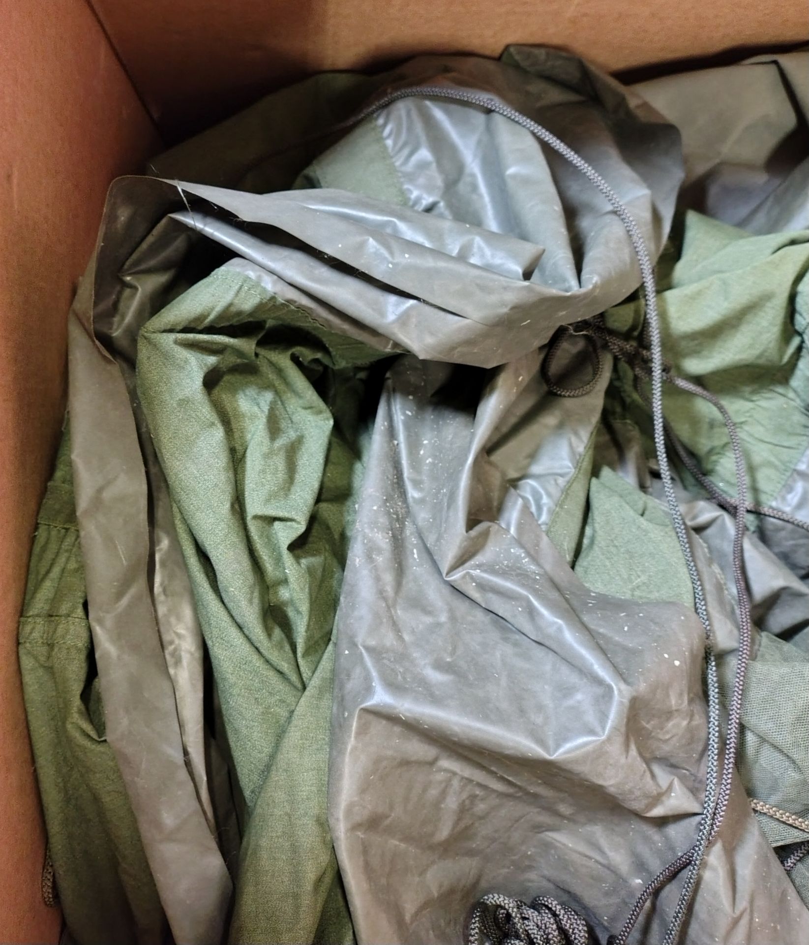 British forces arctic tea pi 10 person tent - approximately 180" x 180" - may require repair - Image 4 of 7