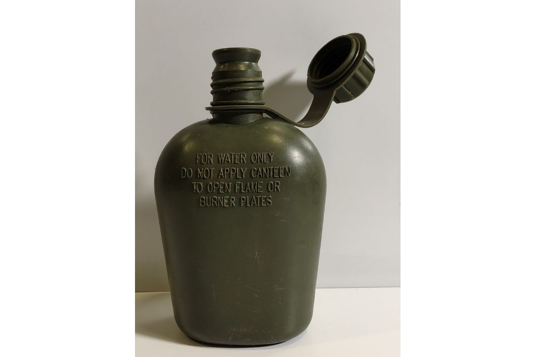 British Forces plastic water canteens - may be incomplete - triwall - 101kg - Image 8 of 13