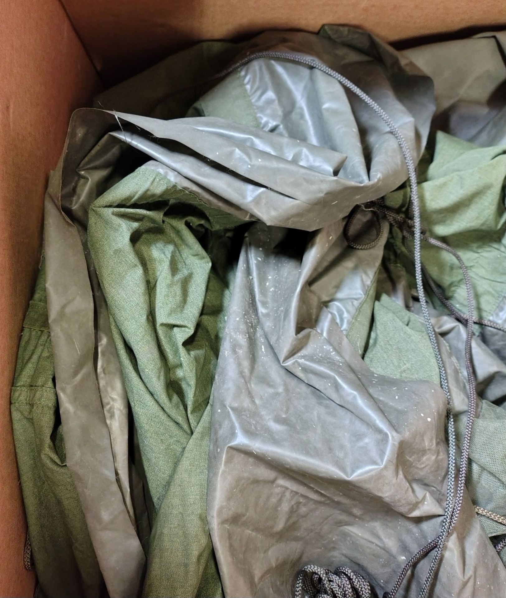 British forces arctic tea pi 10 person tent - approximately 180" x 180" - may require repair - Image 5 of 7