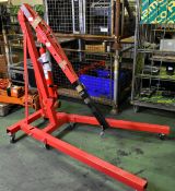 Industrial garage 2 tonne shop crane - L 1670 x W 1070 x H 1520mm