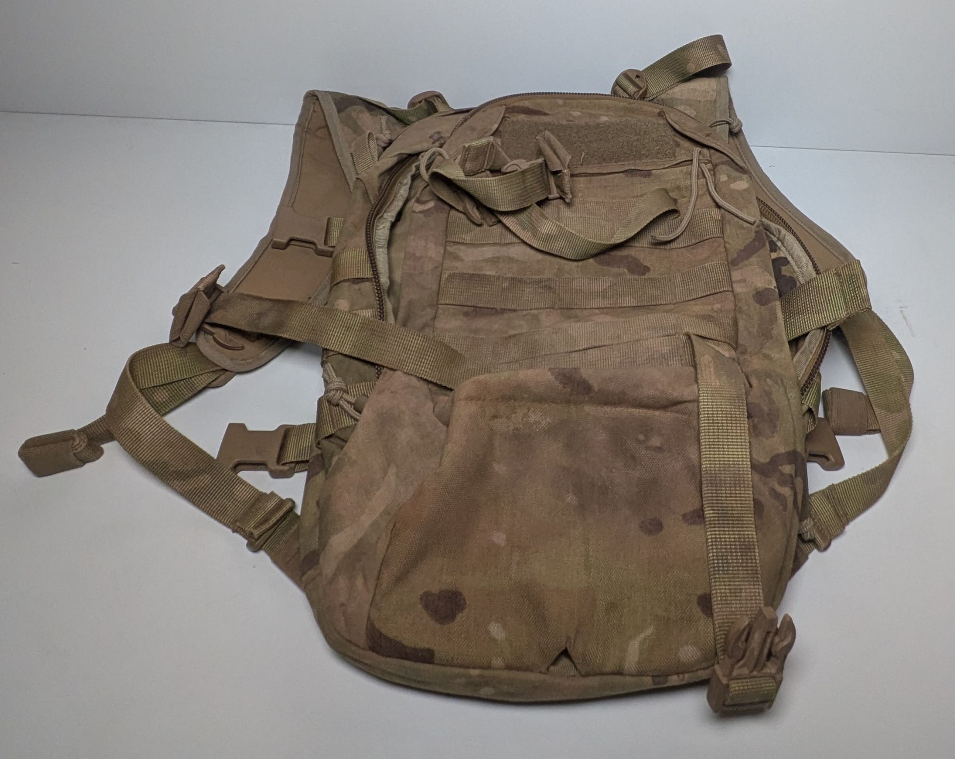 Mixed bags - rucksacks, holdalls - may require repair or be as spares - 144kg - Image 4 of 13