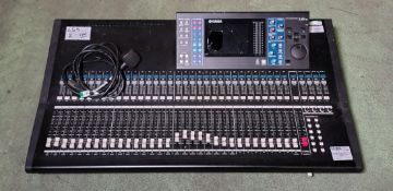 Yamaha LS9-32 digital mixing console (damage to screen as seen in pics) - W 880 x D 490 x H 210mm