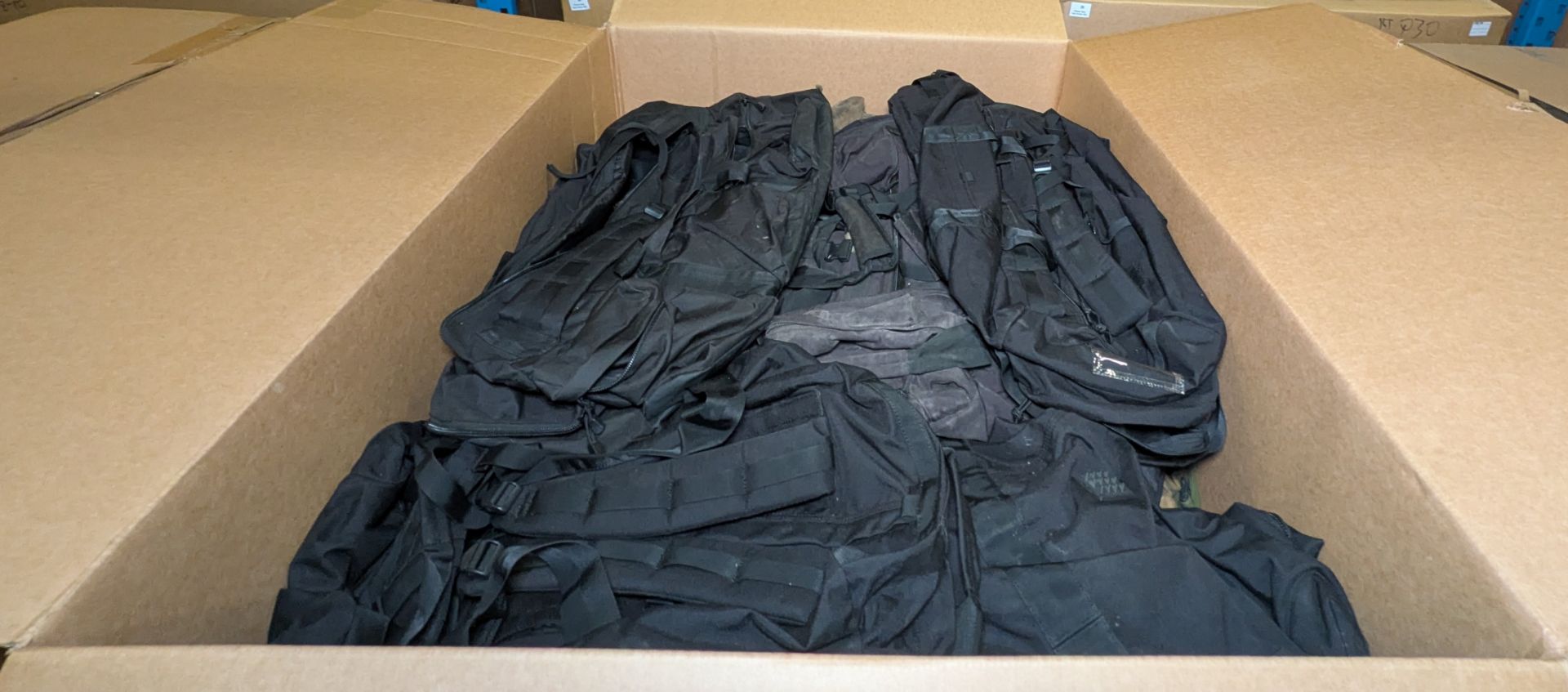 Mixed bags - rucksacks, holdalls - may require repair or be as spares - 100kg - Image 8 of 9