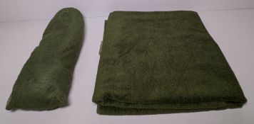 300x British Army combat towels - mixed types and mixed sizes