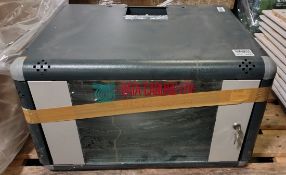 Server cabinet with keys (damaged - see pictures) - L 700 x W 500 x H 420mm