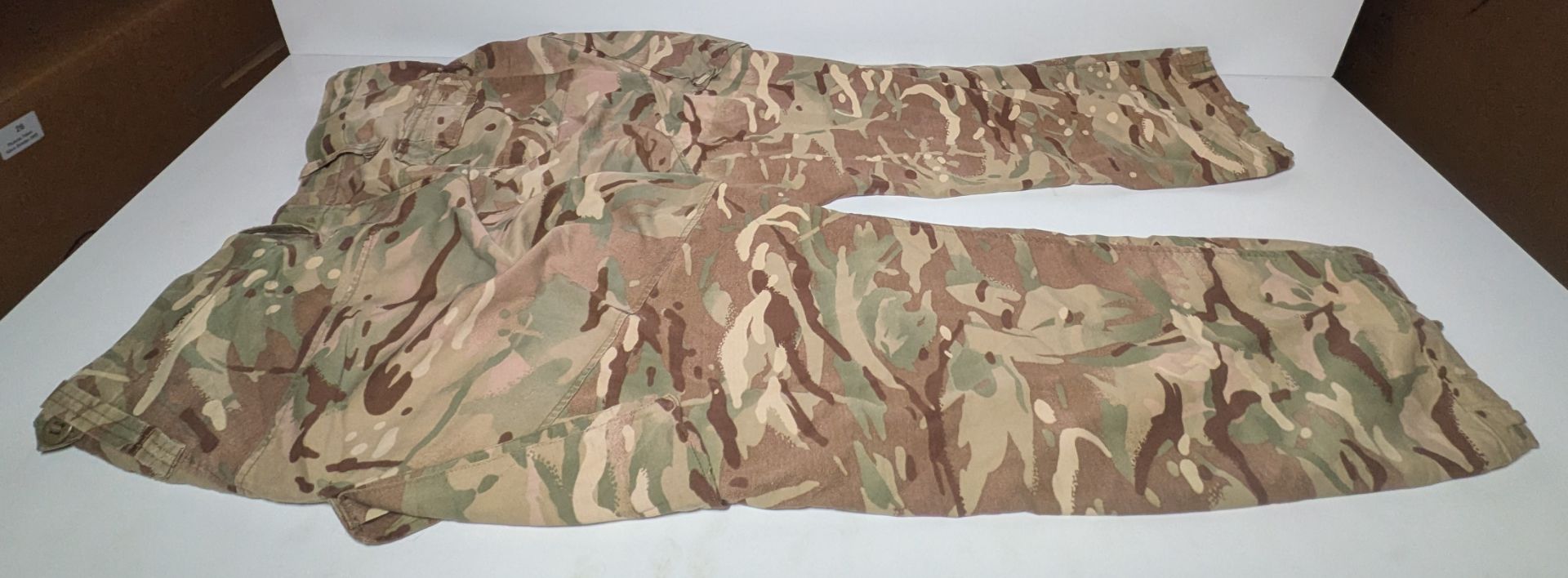 Various types of ex-military camo clothing - may include accessories - 220kg – may require repair - Image 2 of 9
