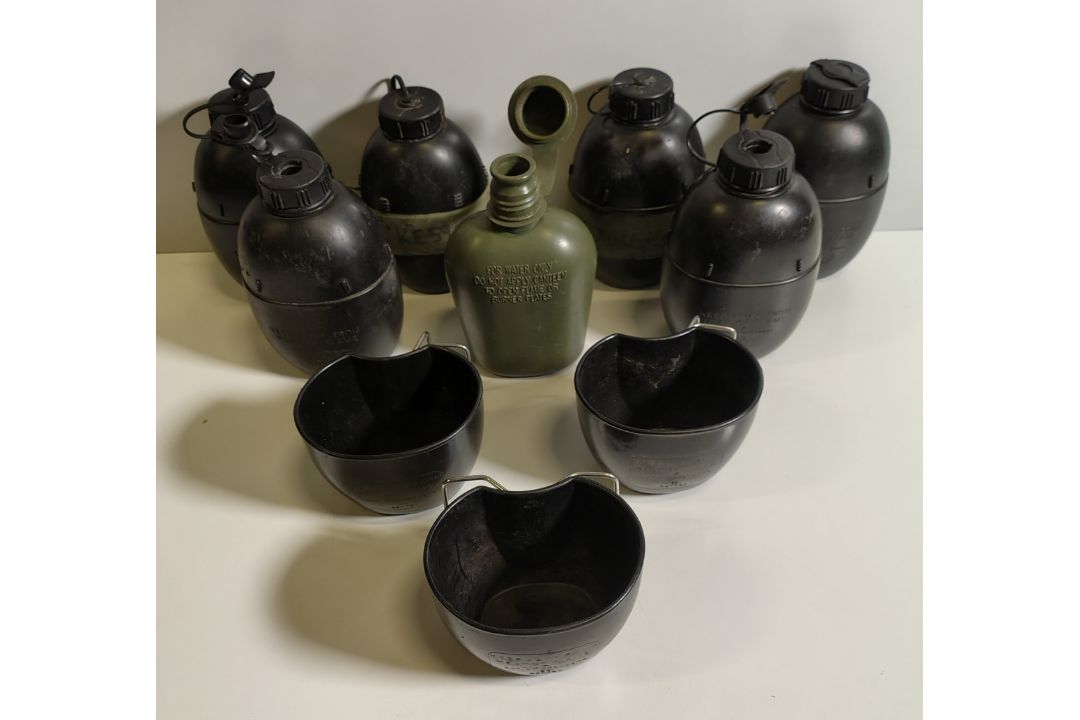 British Forces plastic water canteens - may be incomplete - triwall - 101kg - Image 2 of 13