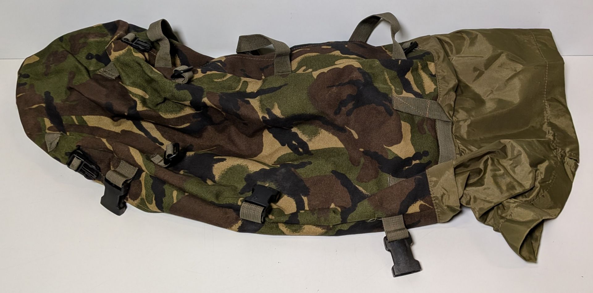 Various types of ex-military DPM accessories - 158kg – may require repair / be incomplete - Image 4 of 11