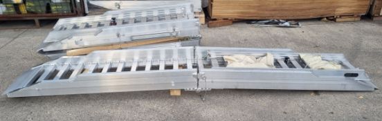 Pair of vehicle loading ramps - SWL per pair: 4500kg - dimensions per ramp: L 3500 x W 580 x H 200mm