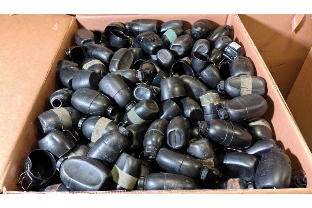 British Forces plastic water canteens - may be incomplete - triwall - 101kg - Image 13 of 13