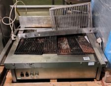 Commercial stainless steel charbroiler grill with condiments rack - W 905 x D 725 x H 490mm