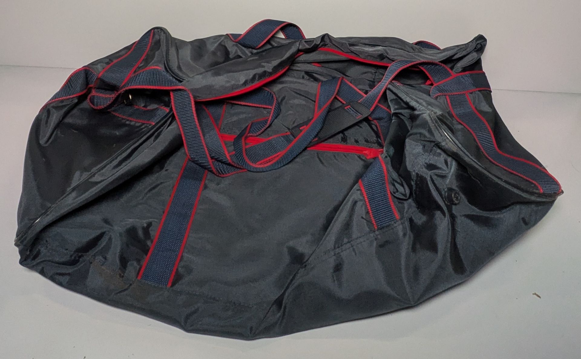 Mixed bags - rucksacks, holdalls - may require repair or be as spares - 131kg - Image 6 of 12