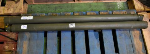 2x Double port hydraulic cylinders