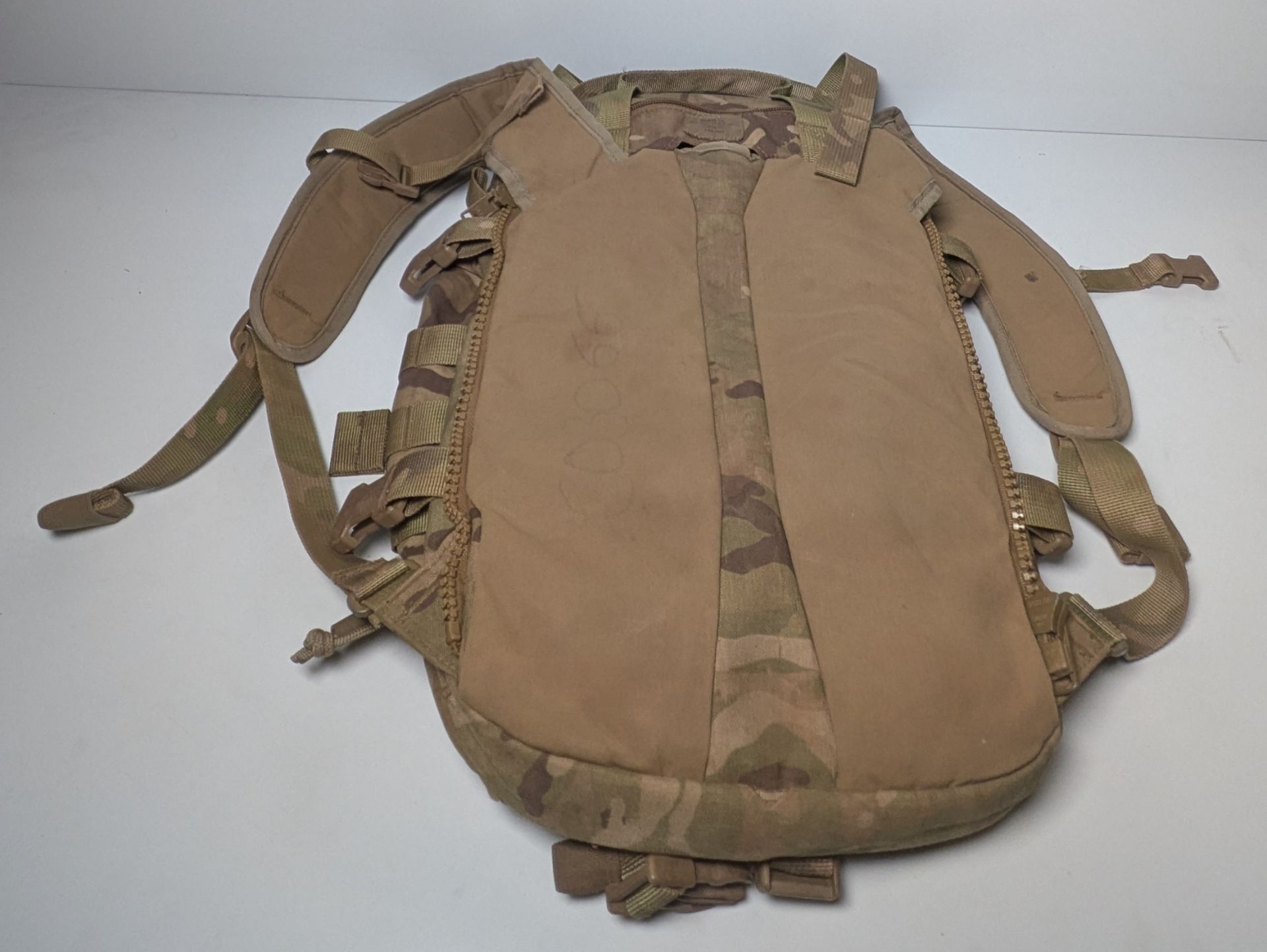 Mixed bags - rucksacks, holdalls - may require repair or be as spares - 144kg - Image 5 of 13