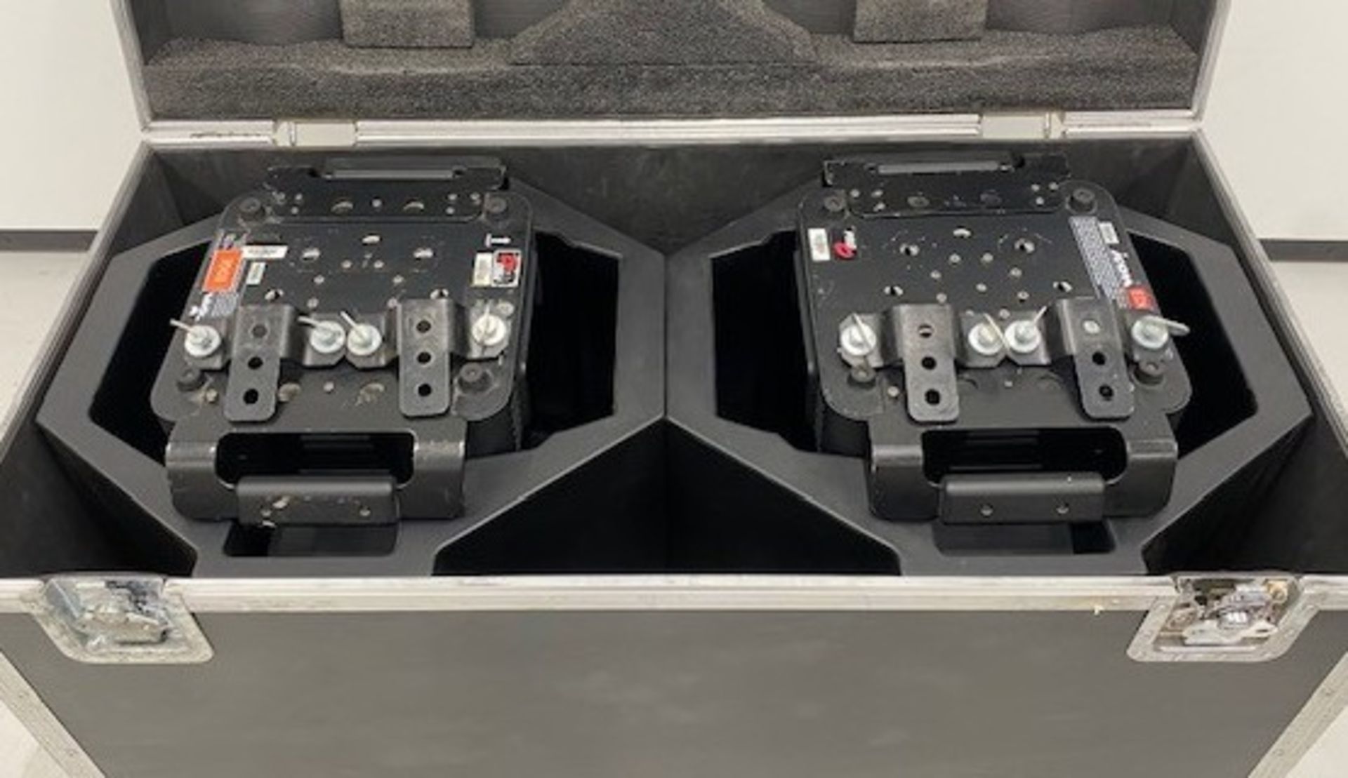 2 cases containing 4x Icon Edge. c/w omega brackets. Each case 127.2kg, 120 x 60 x 83 cm - Image 4 of 8