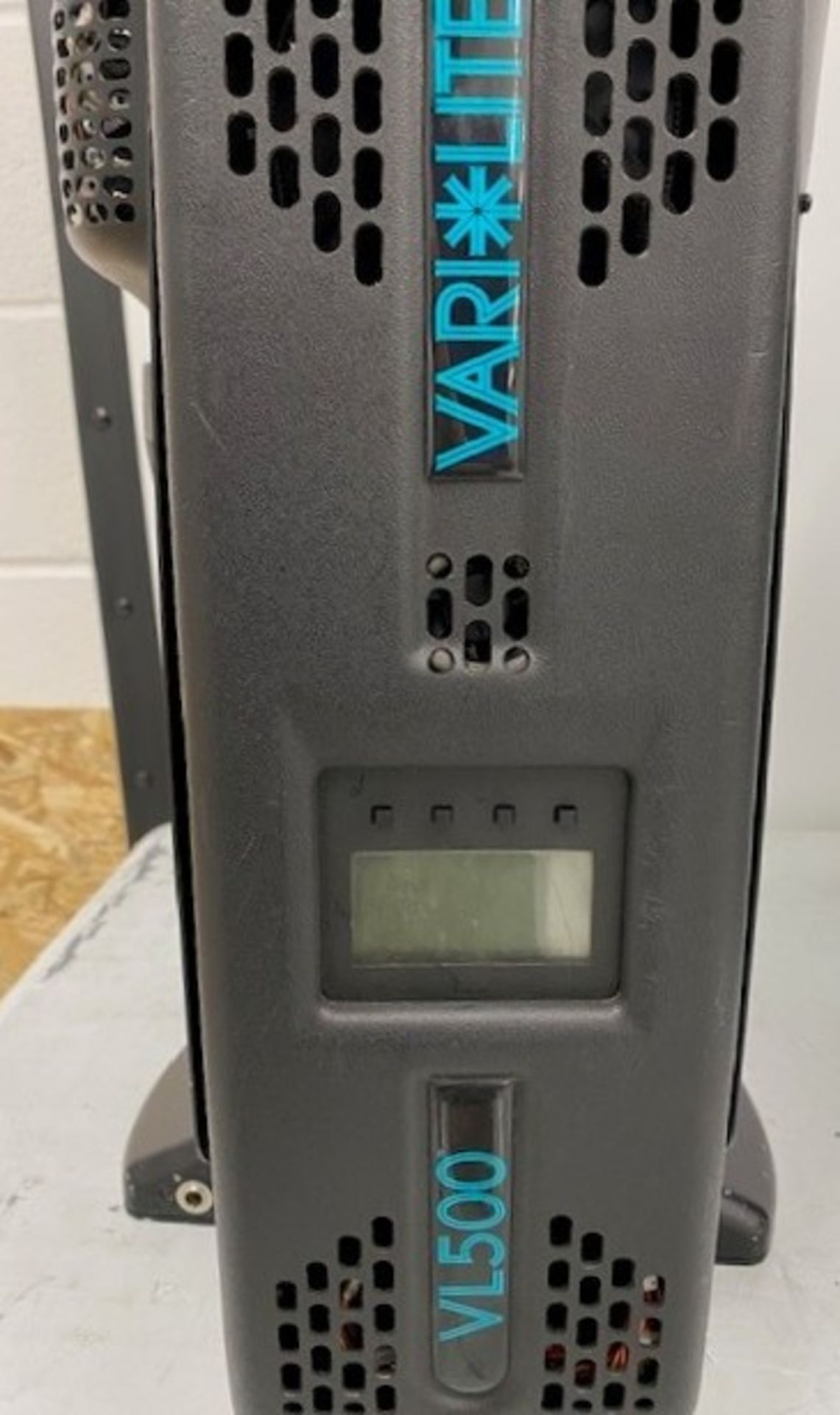 3 cases containing 6x VL-500D Wash - full details in the description - Image 3 of 10