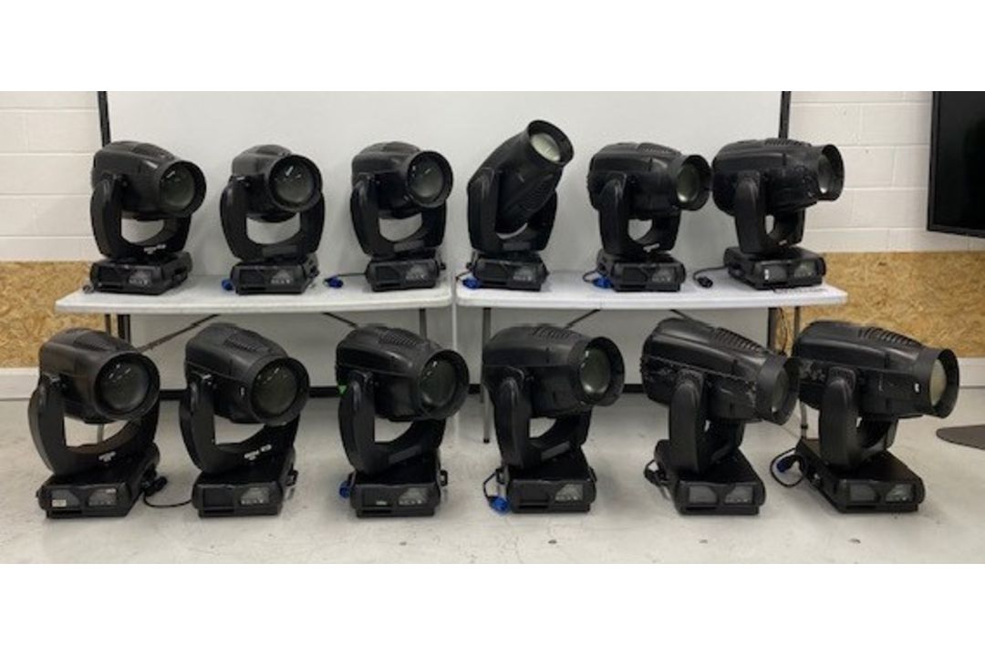 6 cases containing 12x VL-3500 Wash. c/w stippled front lens and hook rails. Each case at 176.2kg - Image 1 of 4