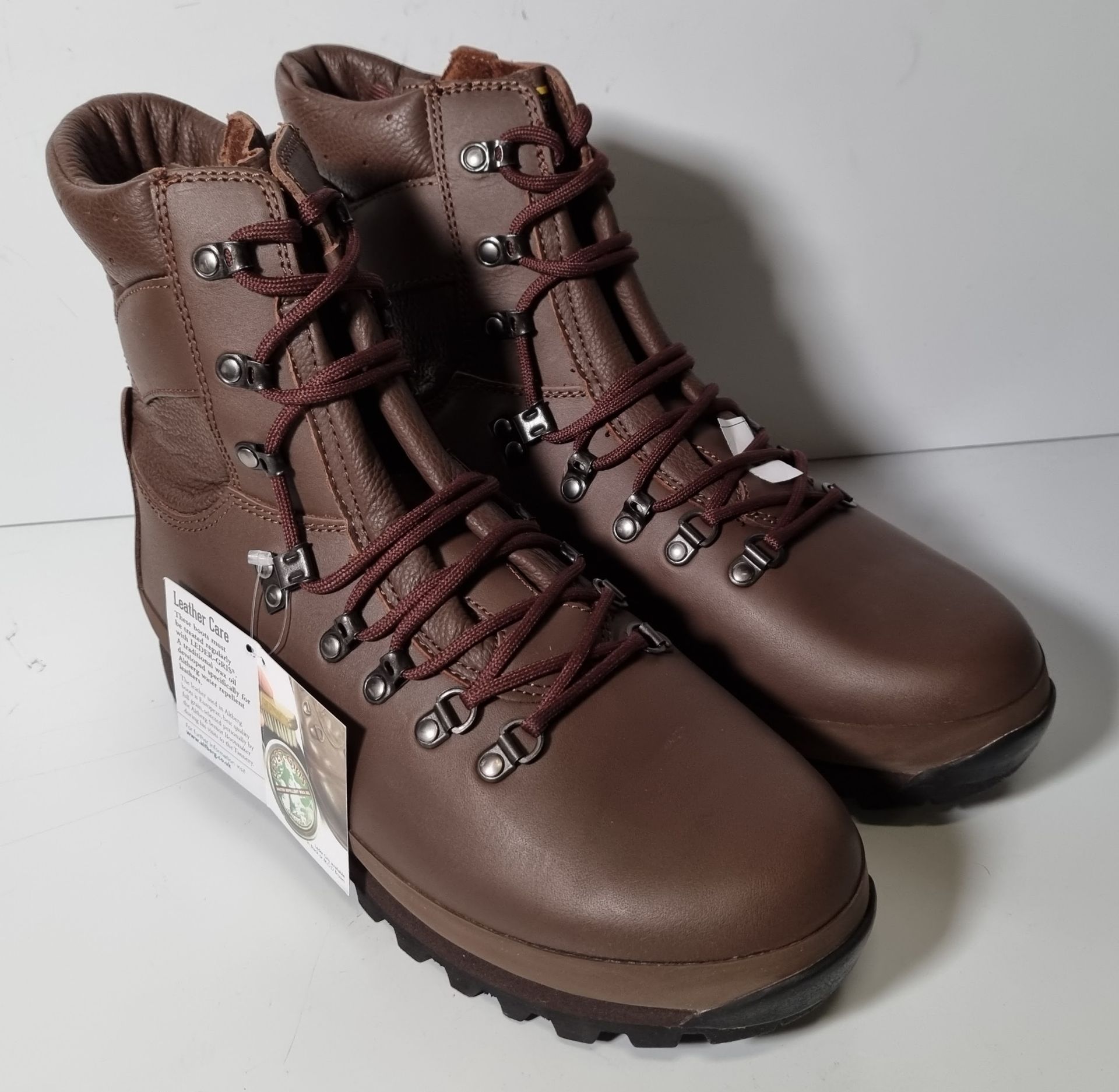 Altberg new defender mens brown leather high liability combat boots size 9L - Image 2 of 8