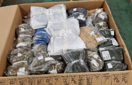 849x items of various clothing - see description for types & pictures for selection of item sizes