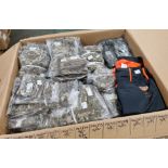 928x items of various clothing - see description for types & pictures for selection of item sizes
