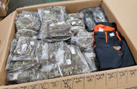 928x items of various clothing - see description for types & pictures for selection of item sizes