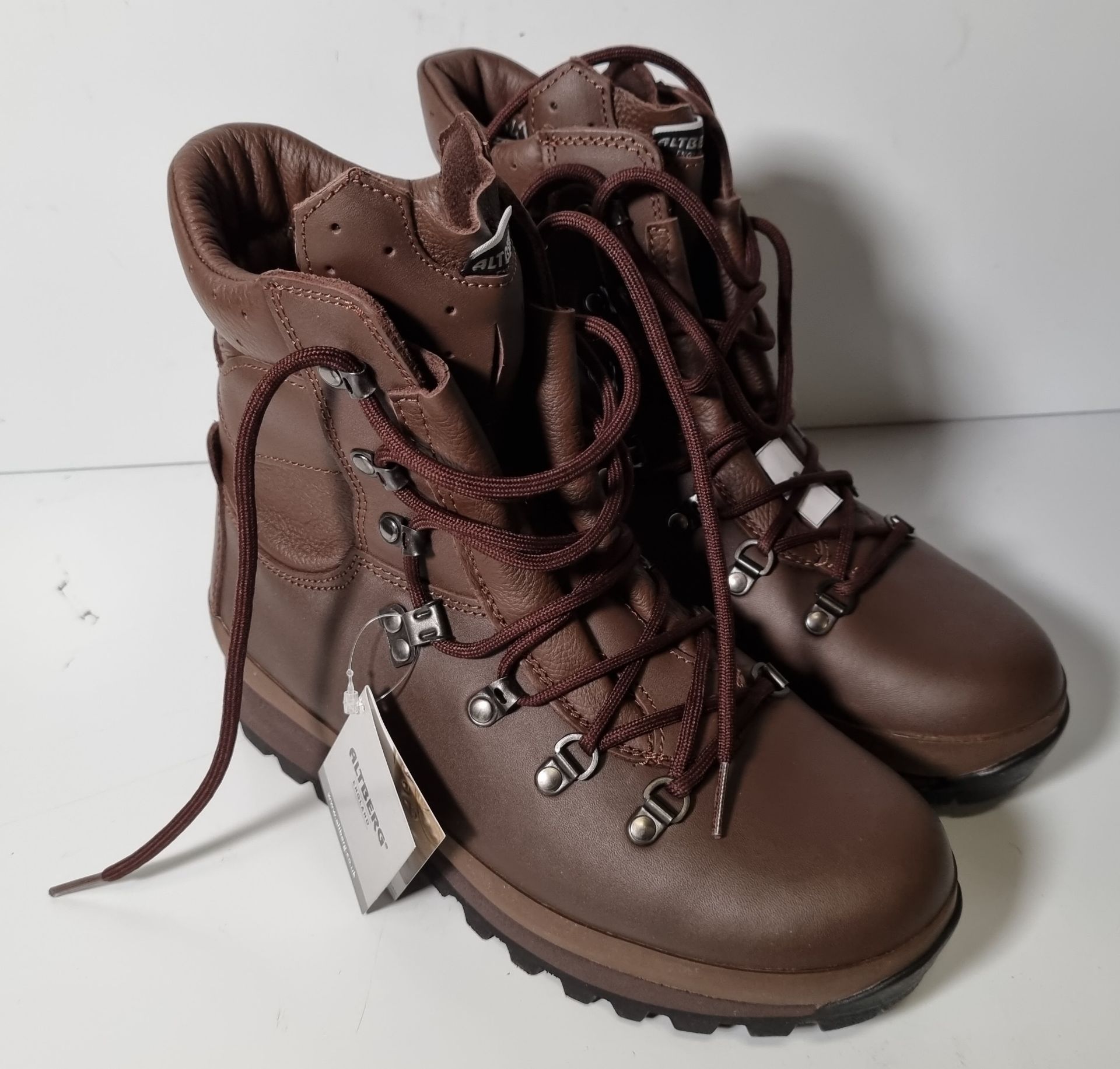 Altberg new defender ladies brown leather high liability combat boots size 6L - fitting Lady Large - Image 2 of 8