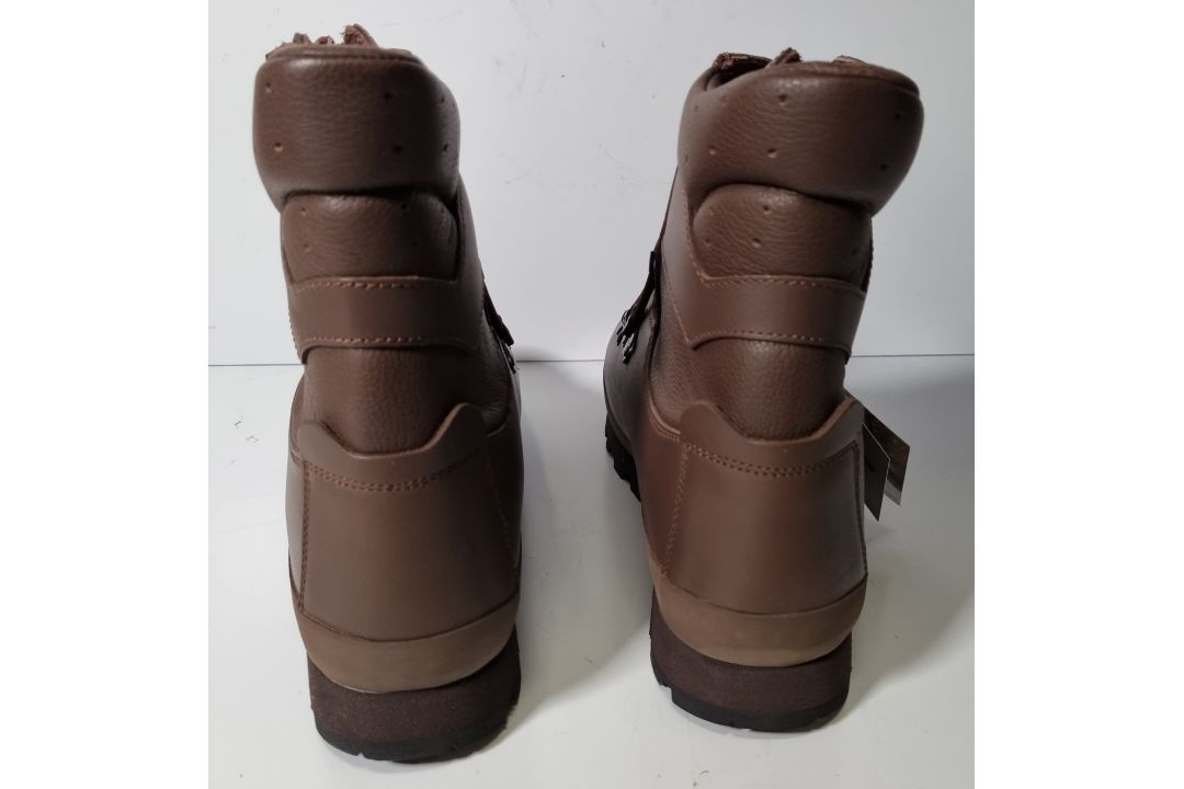 Altberg new defender mens brown leather high liability combat boots size 12M - Image 4 of 8
