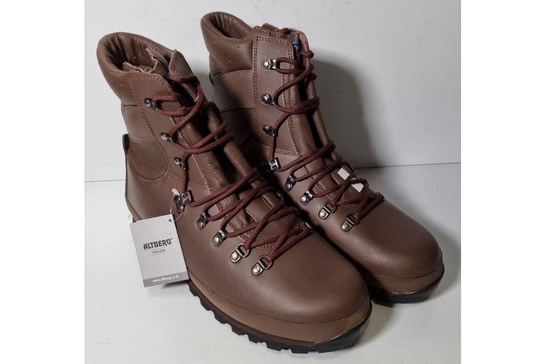 Altberg new defender mens brown leather high liability combat boots size 12M - Image 2 of 8