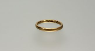A 22ct wedding band J 2.8g
