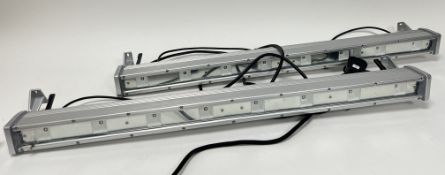 A pair of LED Neo-Neon ZLW049-002 strobe lights in original boxes (l. 85cm) (2)