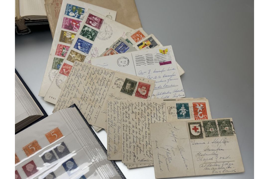 A set of three albums containing a collection of the Netherlands (Holland) Stamps, the older album - Image 4 of 13