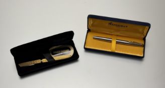 Two Waterman C/C/ fountain pens with 18k gold nibs, both boxed (one pen with minor damage)