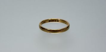 A 22ct gold wedding band K 2.16g