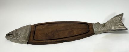 A large wooden serving platter in the form of a fish with cast aluminium head and tail (l. 90cm)