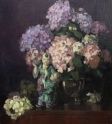Y Herbert Davis Richter (British 1874-1955), Still Life of Hydrangea with a Porcelain Chinese