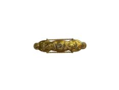 Victorian 15ct gold bar brooch with central diamond and cantilli decoration
