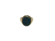9ct gold signet ring with an oval bloodstone panel (Birmingham 1976)