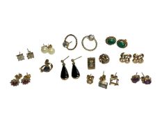 Collection of 9ct gold and yellow metal gem set earrings